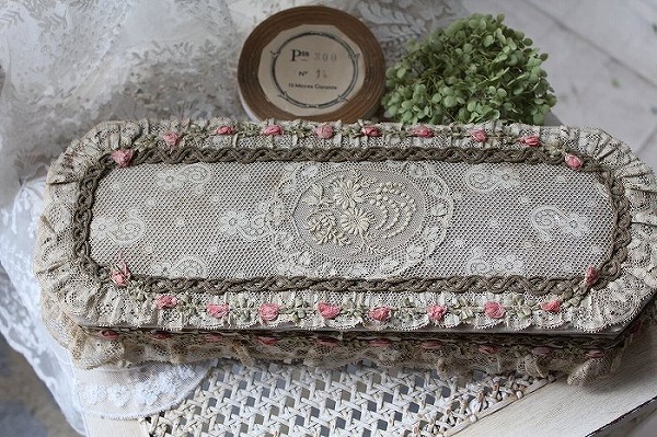 「フランスアンティーク Marquise de Sevigne(マルキーズ・ド・セヴィニエ)レースボックス」ココン・フワット
