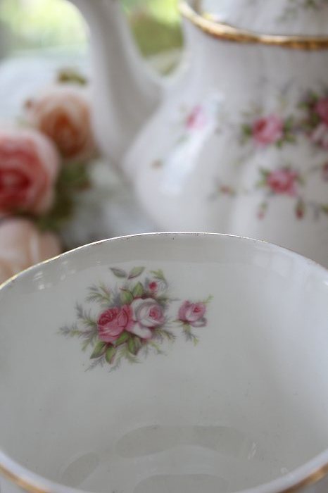イギリスアンティーク パラゴン”Victoriana Rose” ティートリオ
