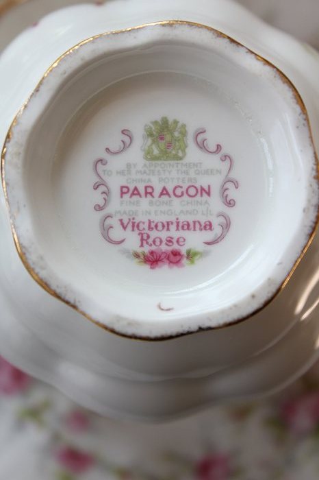 イギリスアンティーク パラゴン”Victoriana Rose” ティートリオ