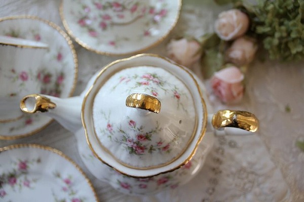 イギリスアンティーク パラゴン”Victoriana Rose” レア ティーポット」ココン・フワット Coconfouato ［アンティーク＆雑貨］  フレンチアンティーク キャニスターセット ホーロー 陶器 テーブルウェア --kitchen--
