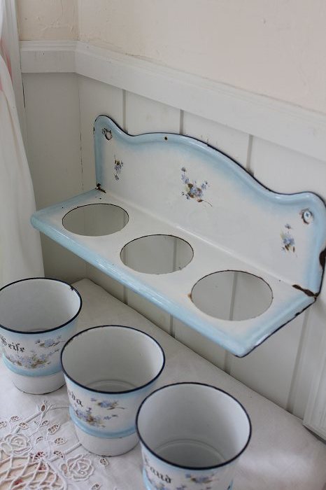 ドイツアンティーク 勿忘草のサボンラック」ココン・フワット