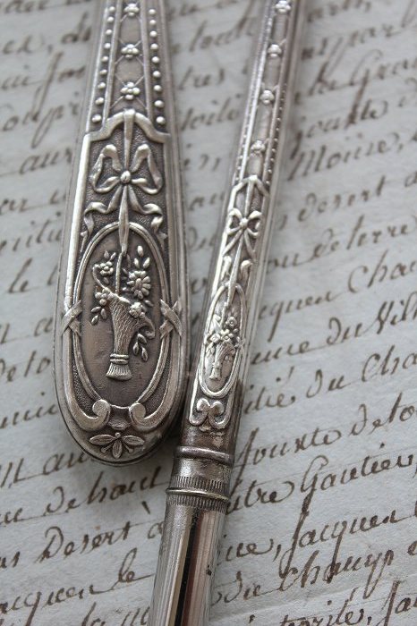 フランスアンティーク リボンとフラワーバスケットレリーフの