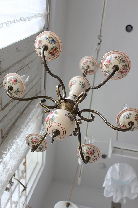 アンティーク照明 フランスアンティーク 陶器の手彩色薔薇シャンデリア