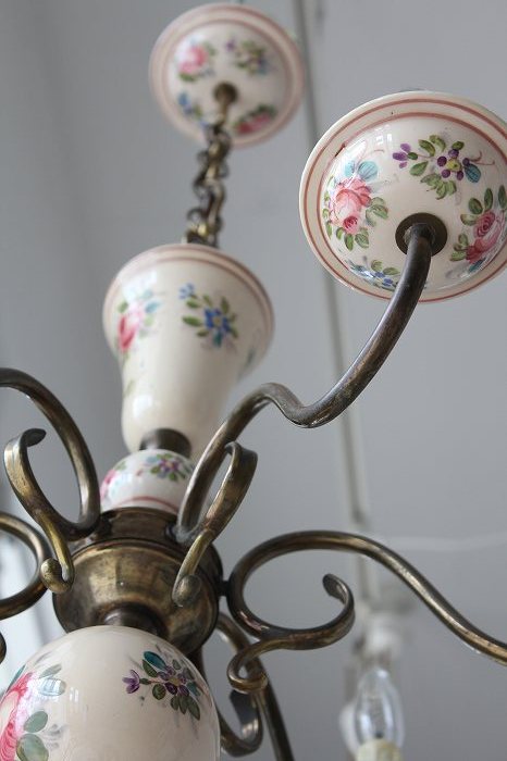 アンティーク照明 フランスアンティーク 陶器の手彩色薔薇シャンデリア