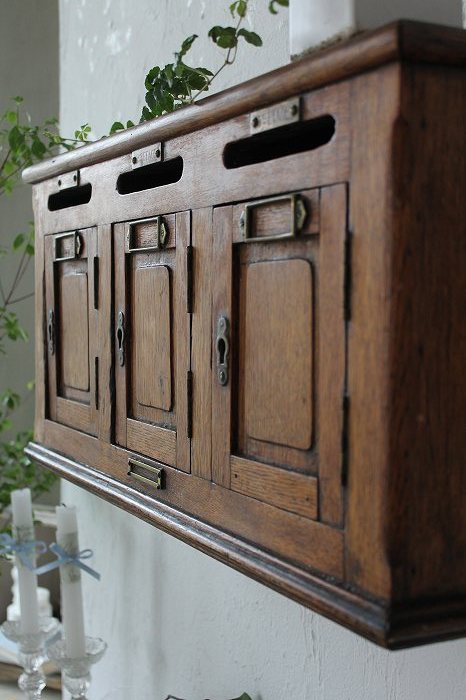 フランスアンティーク 3連の木製レターボックス オリジナル真鍮サイン