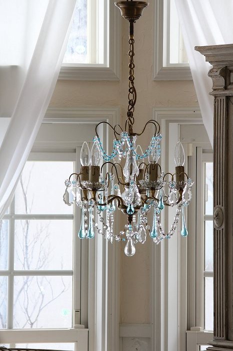 *訳あり クリスタルティアドロップ 1灯シャンデリア 薄紫 フランスアンティーク 訳あり クリスタルティアドロップ 1灯シャンデリア 薄紫 フランス