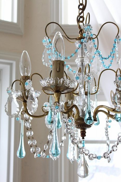 *訳あり クリスタルティアドロップ 1灯シャンデリア 薄紫 フランスアンティーク 訳あり クリスタルティアドロップ 1灯シャンデリア 薄紫 フランス