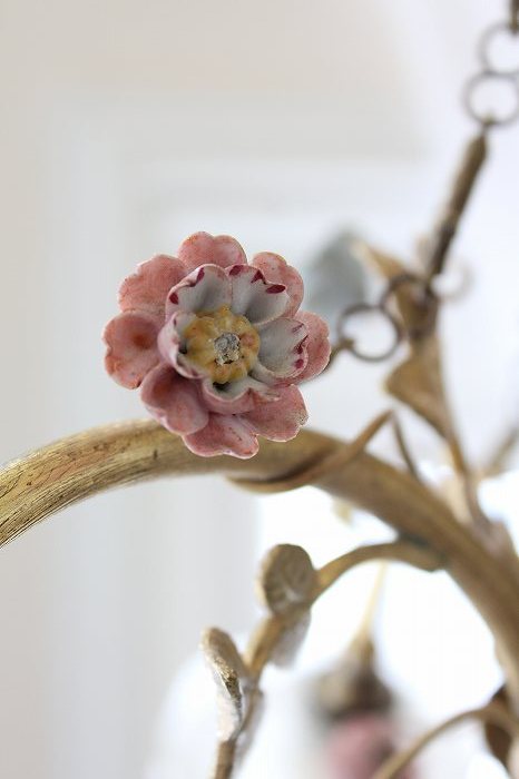 アンティークシャンデリア フランスアンティーク レア 陶器の蔓花の