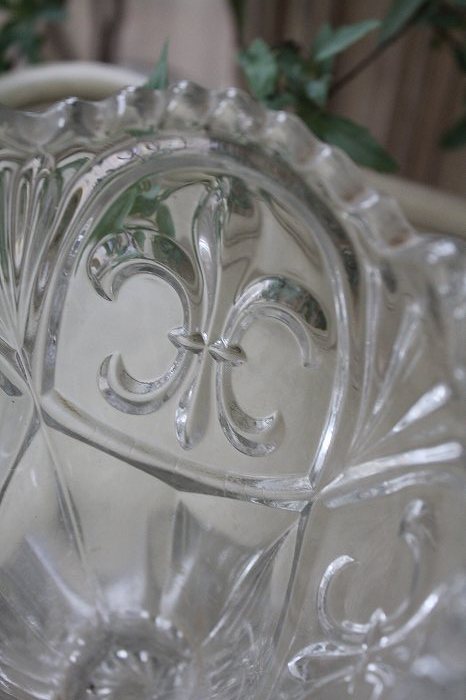 フランスアンティーク fleur-de-lysクリスタルガラスの花瓶 フランスアンティーク fleur-de-lysクリスタルガラスの花瓶