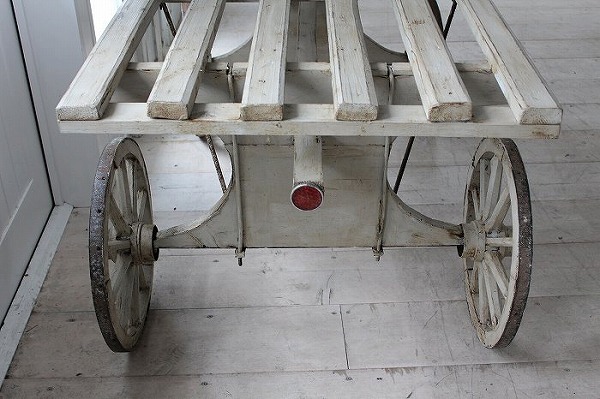 イギリスアンティーク 古い荷車」ココン・フワット Coconfouato