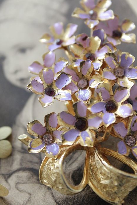 ヴィンテージジュエリー 勿忘草のブローチ」ココン・フワット