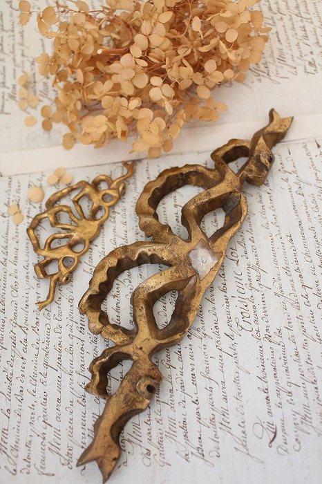 フランスアンティーク ルイ16世 オルモルのリボンパーツセット」ココン