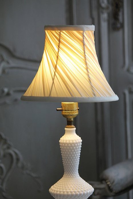 アンティーク照明 ホブネイルミルクガラスランプスタンド+ローラ