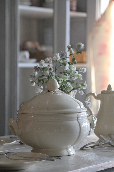 【希少美品】オクトゴナル　フランス　アンティーク　サルグミンヌ　スーピーエール フランスアンティーク サルグミンヌ アイボリー色のスーピエール