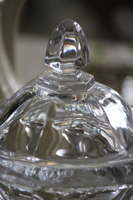 フランスアンティーク クリスタルガラスのボンボニエール」ココン