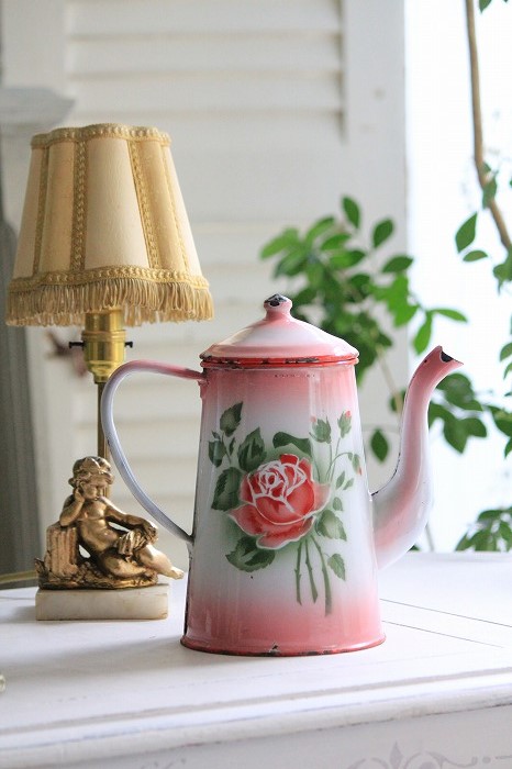 フランスアンティーク 薔薇のコーヒーポット」ココン・フワット