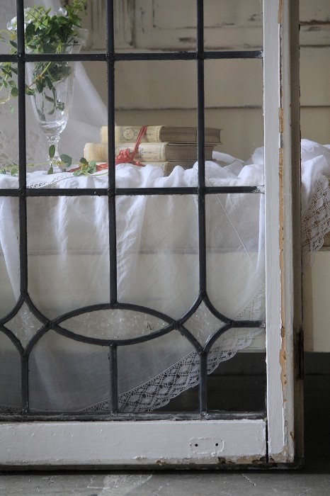 「リー」アンティークガラス　窓枠付きパネル　イギリス製　洋風雑貨 アンティークガラス 窓枠付きパネル イギリス製 洋風雑貨