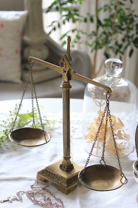 フランスアンティーク 小さなブラスの天秤」ココン・フワット