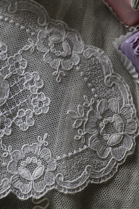 アンティーク シルクドイリー プチポワン花刺繍 インディゴライン レースフリル 刺繍 ドイリー | bulufu boubou フランスアンティーク