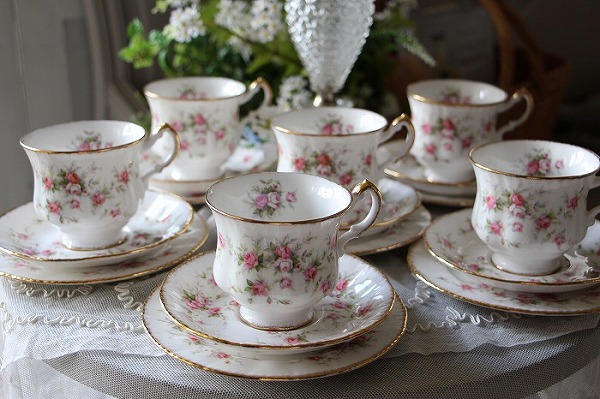 イギリスアンティーク パラゴン”Victoriana Rose” ティートリオ