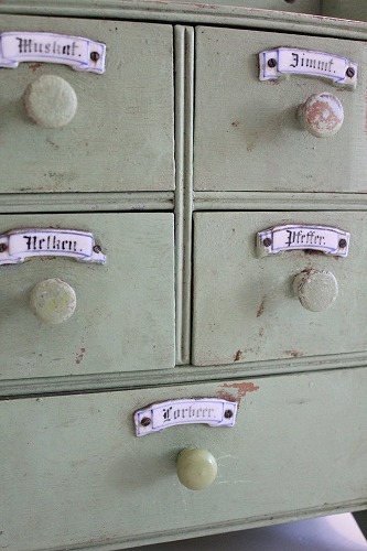 ドイツ製スパイスドロワーズキャビネット 1900年代初頭」ココン