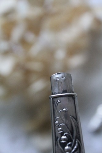 アンティークすずらんのシルバー ニードルケース」ココン・フワット