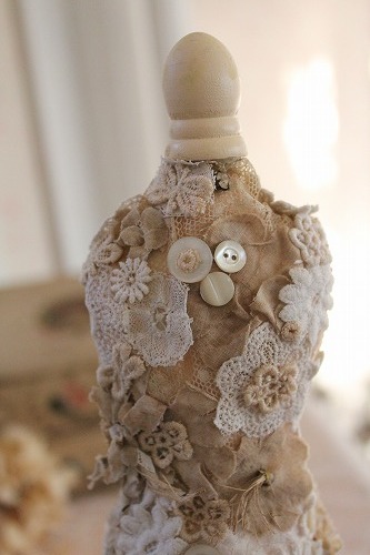 フランス製デコパージュのトルソー」ココン・フワット Coconfouato