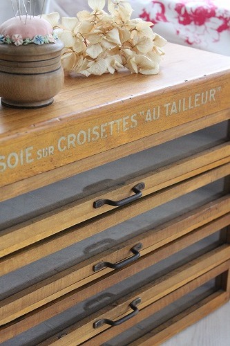 フランス　L.V. アンティーク　手芸屋糸什器　キャビネット　8段　引き出し フランス L.V. アンティーク 手芸屋糸什器 キャビネット 8段 引き出し