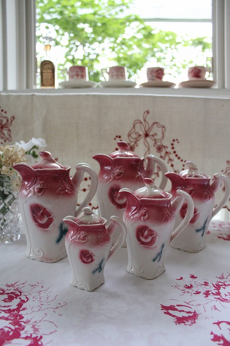 フランスアンティーク バルボティーヌの薔薇のピッチャー」ココン