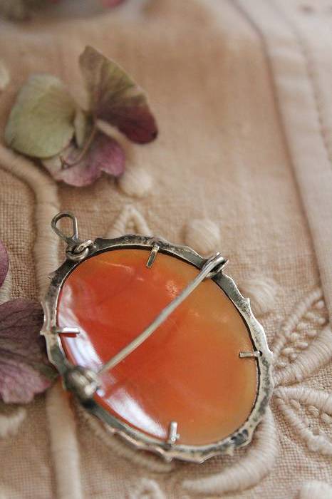 イギリス アンティーク シルバー800貴婦人のコーネリアンシェルカメオのブローチ vintage_cameo_brooch_2178_-01.