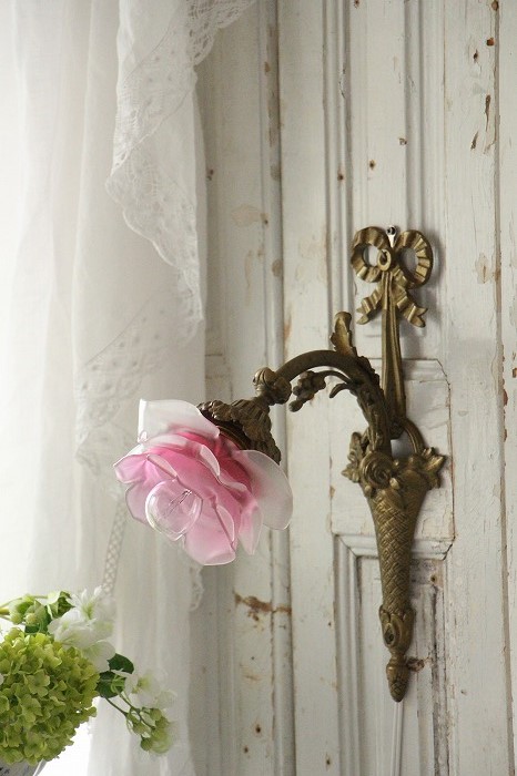 フランスアンティーク ルイ16世 薔薇の花籠のウォールランプ + ピンク 